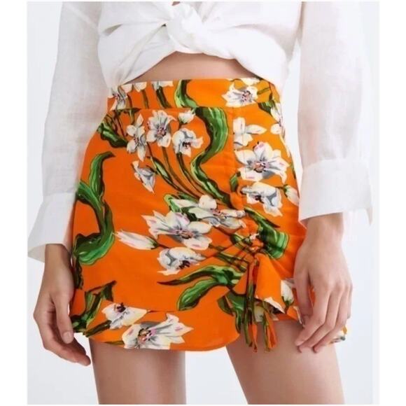 ZARA Orange Shorts Floral Knotted Back High Waisted Classic Fit Size Small S - Picture 1 of 6